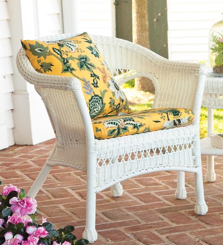 White Resin Wicker Patio Furniture | TheReviewSquad.com